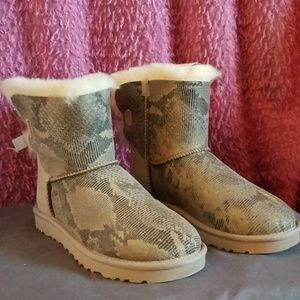 UGG Mini Bailey bow snake